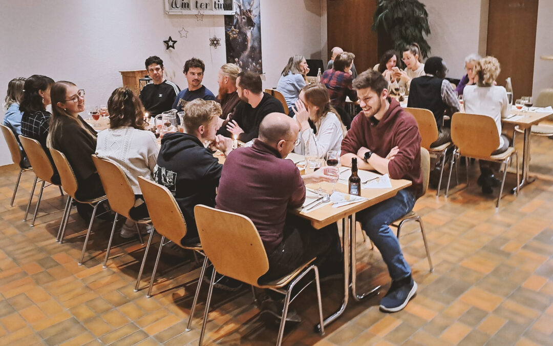 Fêter ensemble, rire ensemble : une soirée qui rassemble !